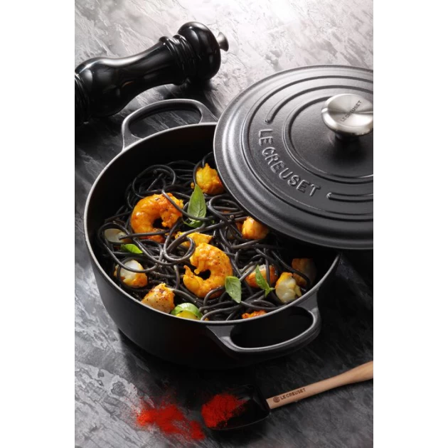 Cocotte En Fonte Ronde 20 Cm Noir Mat Le Creuset Signature – Image 5